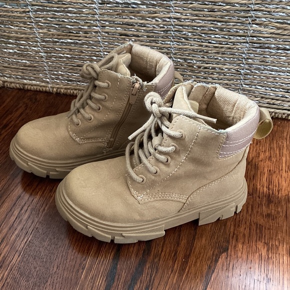 Zara toddler boots, tan, size 24 (US size 7.5) - Picture 2 of 5